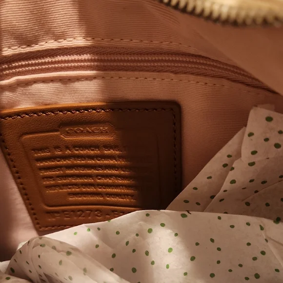 Coach Cream and Brown Shoulder Bag - Picture 2 of 5